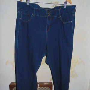 Torrid Jeans Women's Plus Size 24 Dark Blue zip into button fly Denim Cropped
